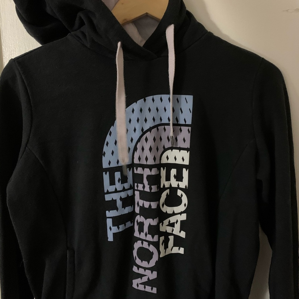 Women’s North Face Hoodie